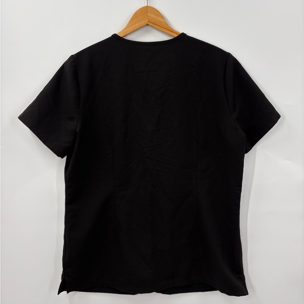 FIGS Technical Collection Women’s 3 Pocket Scrub Top V-Neck Black Short Sleeve M - Picture 2 of 8
